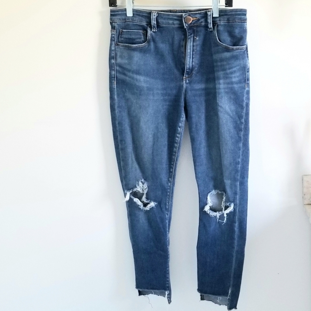 ASOS knee distressed blue skinny jeans 32/28